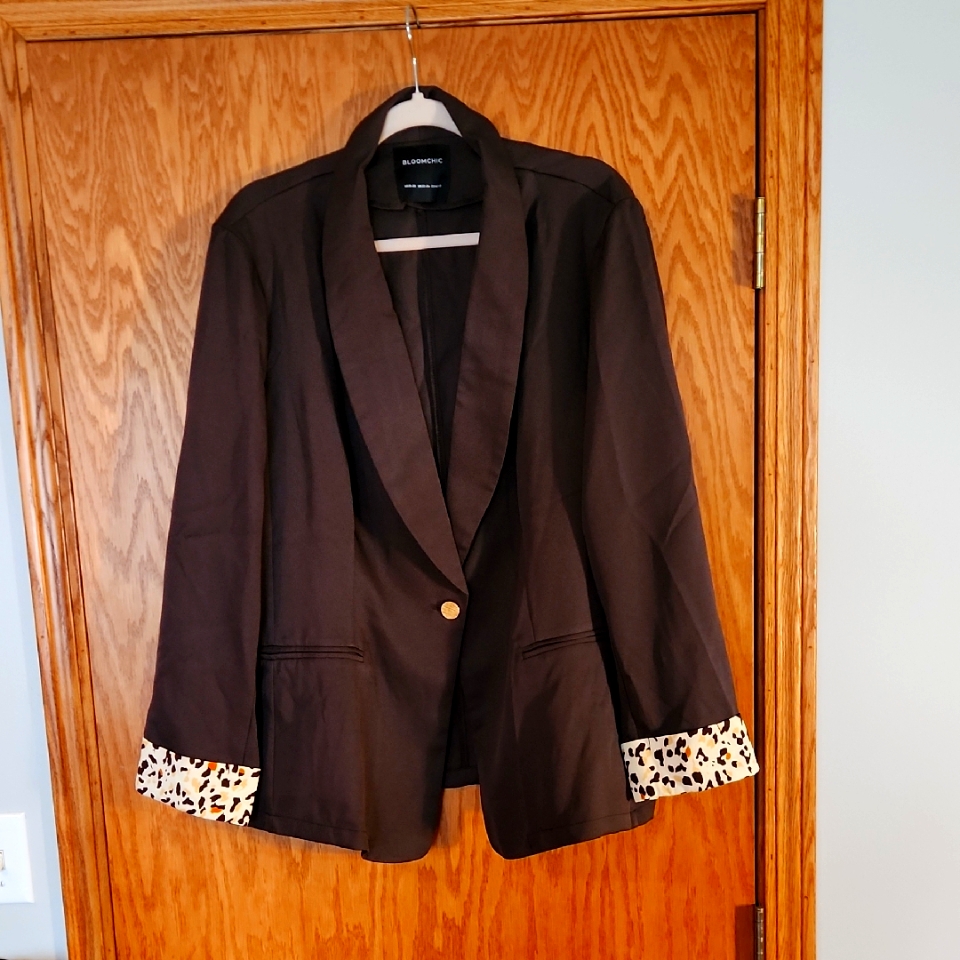 Nwot Women's Bloomchic Brown Blazer With Leopard Print Cuffs, Size 18-20